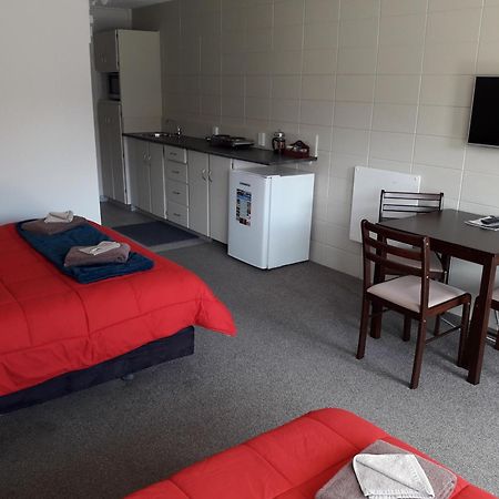 Motel Sierra Whangarei Buitenkant foto