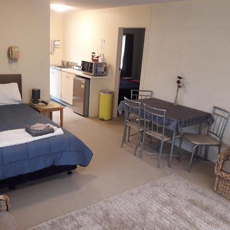 Motel Sierra Whangarei Buitenkant foto