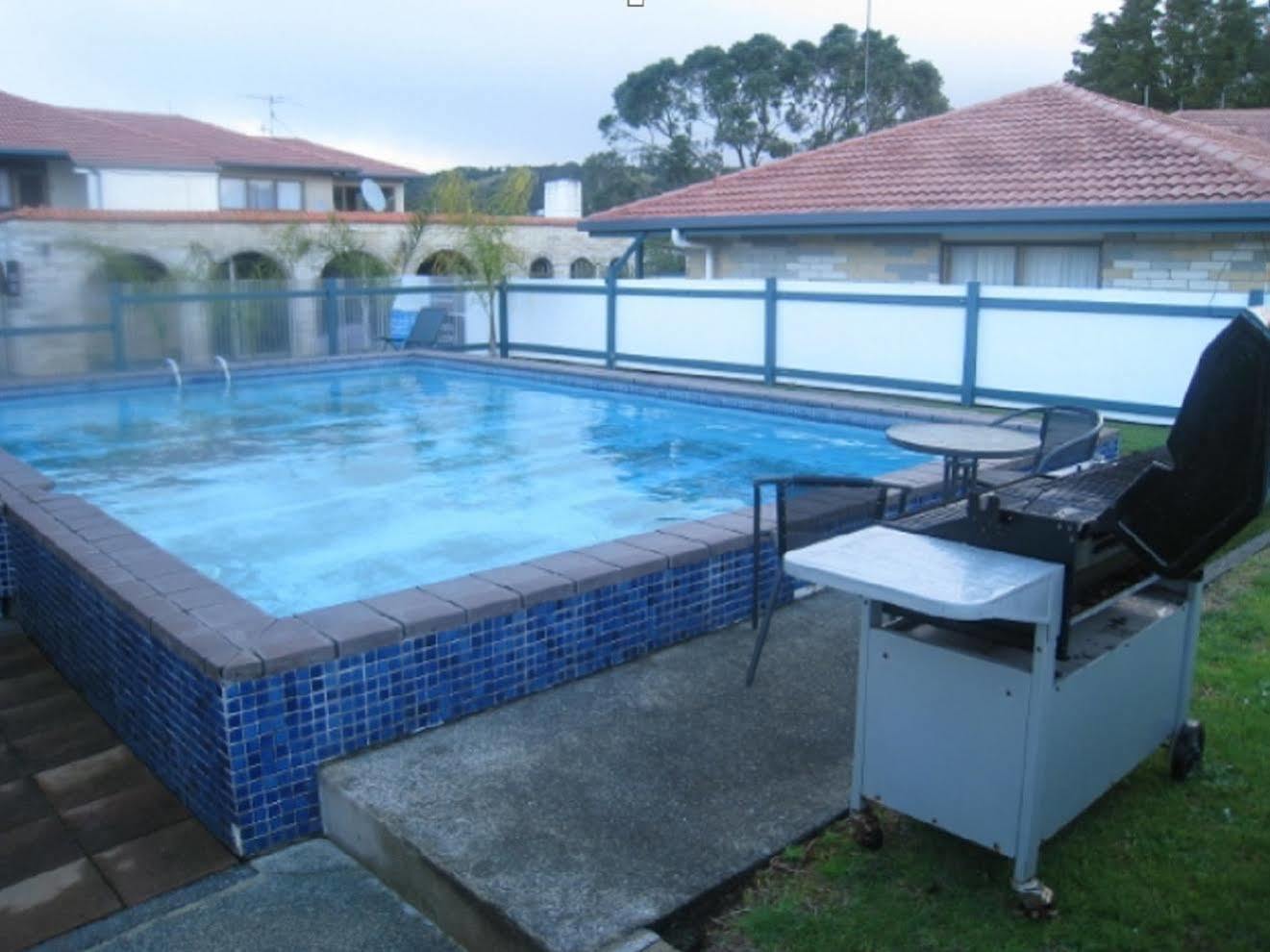 Motel Sierra Whangarei Buitenkant foto