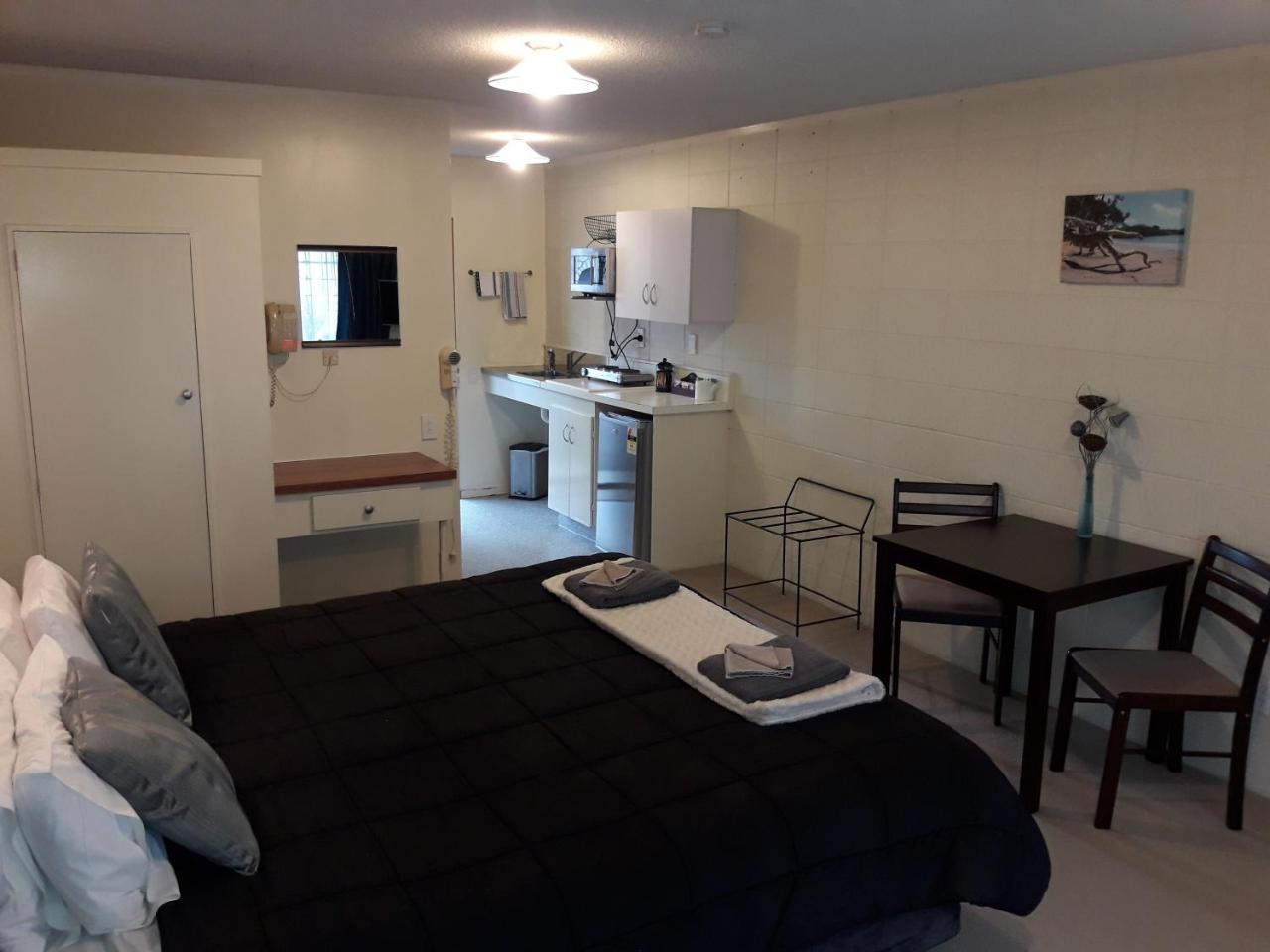 Motel Sierra Whangarei Buitenkant foto