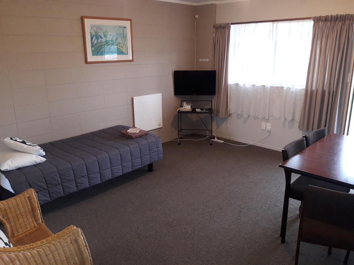 Motel Sierra Whangarei Buitenkant foto