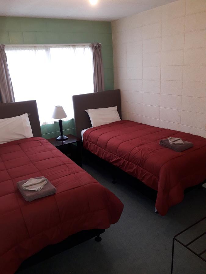 Motel Sierra Whangarei Buitenkant foto